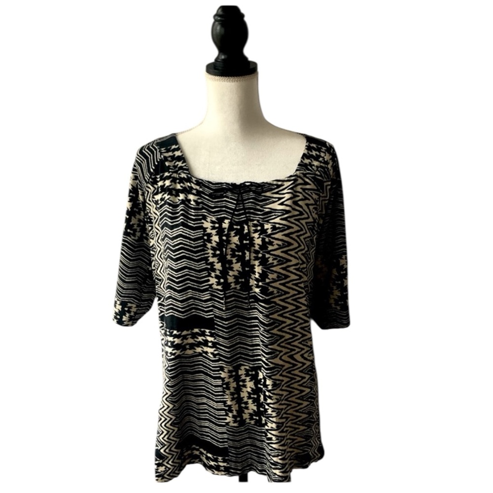 Kyla Sea Printed Tunic,SZ Medium, Black Cream Geometric 3/4 Sleeve Relaxed Fit